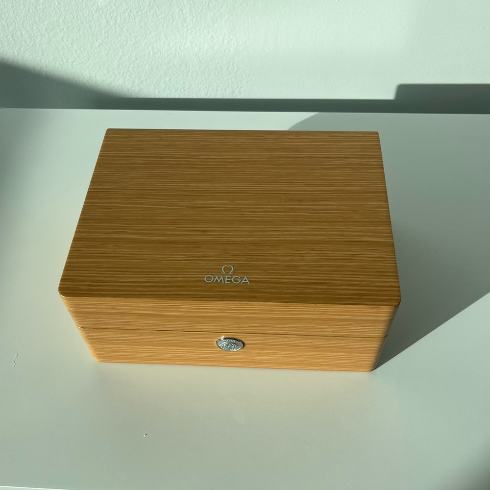 Omega box